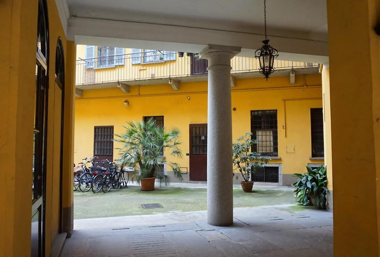 Studio Apartment Navigli Darsena Milan Italy